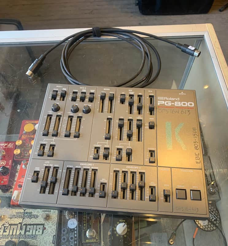 Roland PG-800 Synthesizer Programmer | Reverb Canada