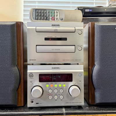 AIWA XR-M30 Compact Disc Stereo System Receiver, Speakers, CD Player, Remote; Tested SEE VIDEO image 1