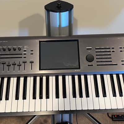 Korg Kronos 61 - Excellent image 3
