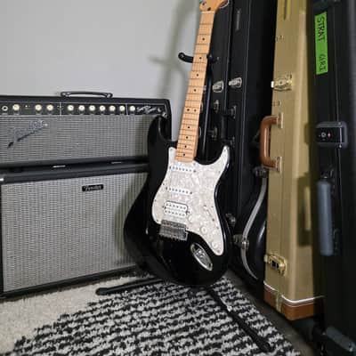 Fender Standard Stratocaster with Maple Fretboard 2003 - Black image 1
