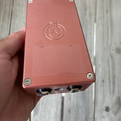 Walrus Audio Monument Harmonic Tap Tremolo V2 2018 - Present - Coral / Black electric guitar pedal image 11