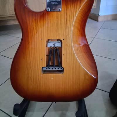 Fender American Professional Stratocaster with Maple Fretboard 2017 - 2019 - Sienna Sunburst image 9