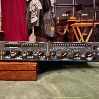 dbx 1046 Quad Compressor/Limiter 2010s - Black image 2