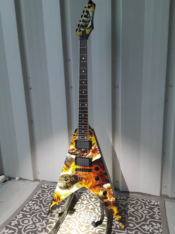 Dean V (Dave Mustaine Signature) // End Game Graphic image 1
