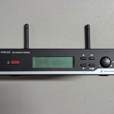 Sennheiser EM 10 Wireless UHF Diversity Receiver – 548–572 MHz image 1
