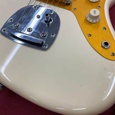 Squier J Mascis Jazzmaster with Rosewood Fretboard 2017 - Vintage White image 6