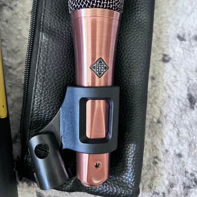 Telefunken M80 Custom Handheld Supercardioid Dynamic Microphone
