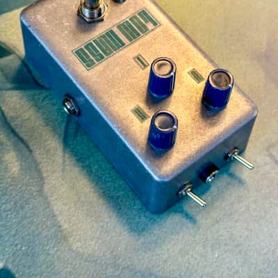 Hardware Fixations Low Mass (big muff civil war clone with mods) 2025 - Metal enclosure image 3