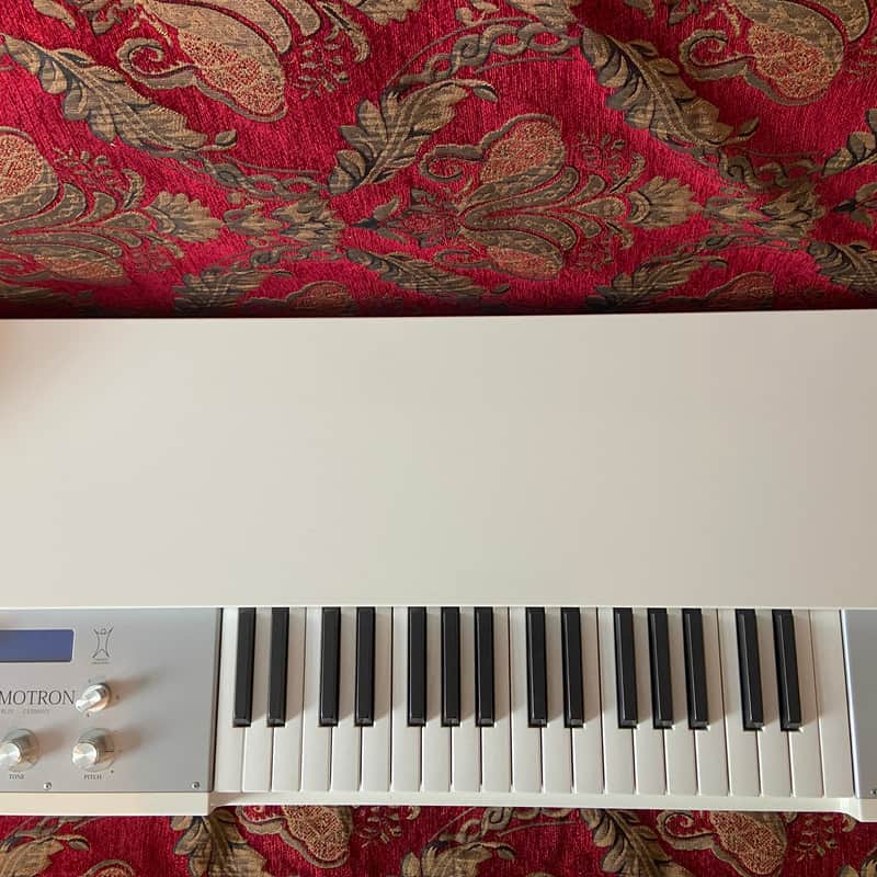 2010s Manikin Electronic Memotron Keyboard White