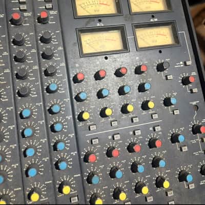 Soundcraft Series 200B 16-Channel 4-Bus Mixing Console 1980s - Black image 2