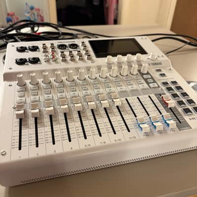 Yamaha MGX12 18-Channel Digital Mixing Console 2026 - Present - White image 2