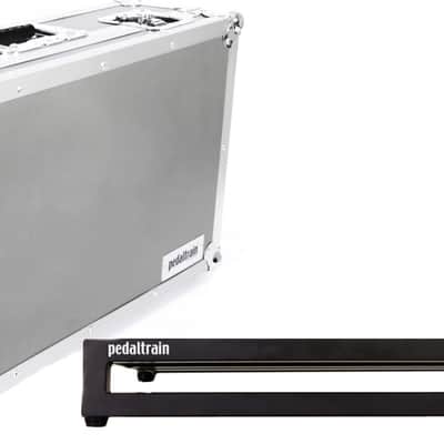 Pedaltrain Classic 2 4-RAIL, 24" x 12.5" PEDALBOARD w/Tour Case and Voodoo Lab Pedal Power 2 Plus Power Supply image 3