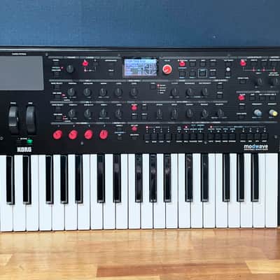 Korg Modwave 37-Key Wavetable Synthesizer - Black