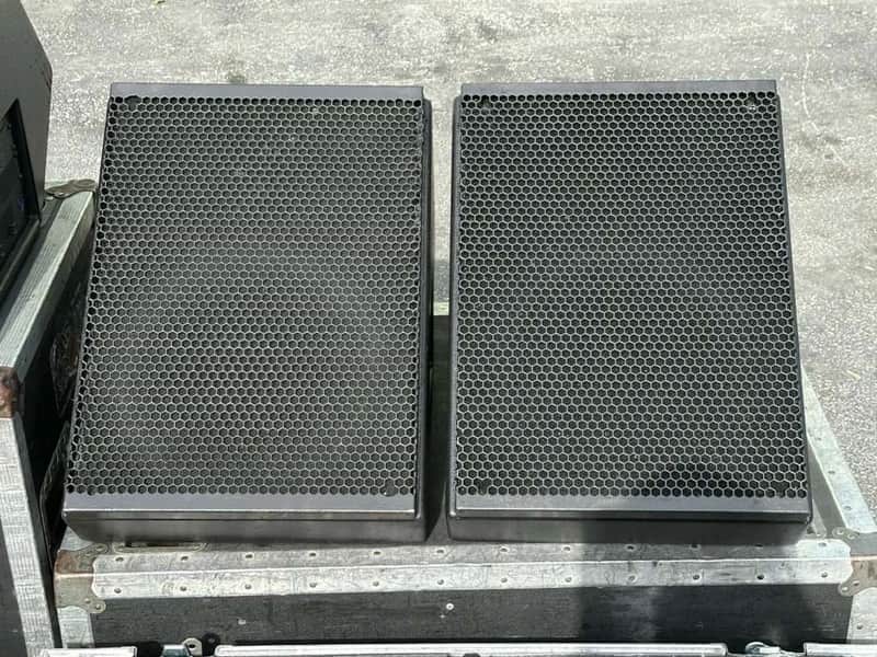 Meyer Sound UM-1P 12" Powered Stage Monitor Speaker (PAIR) w/ Road Case.T.H.S image 1