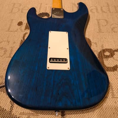 G&L Legacy Special - See-through blue image 10