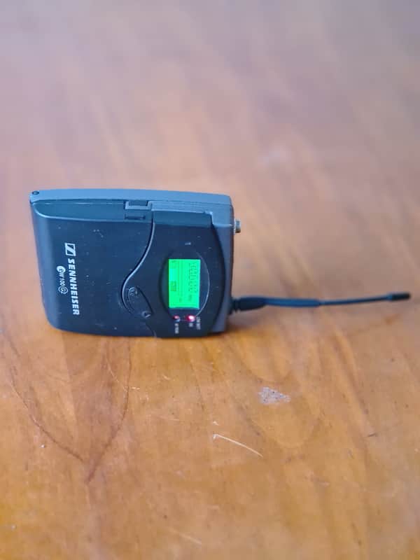 Sennheiser Sennheiser ew 100 G2 Taschensender Bodypack Sender 3,5mm Mic Antenne schwarz image 1