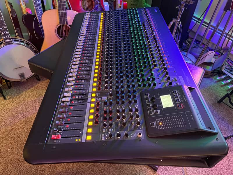 Yamaha Yamaha MGP32X 32 Channel 4 Bus Mixing Console 2019 - Black image 1