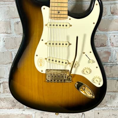 Fender 50th Anniversary American Deluxe Stratocaster 2004 - Sunburst image 1