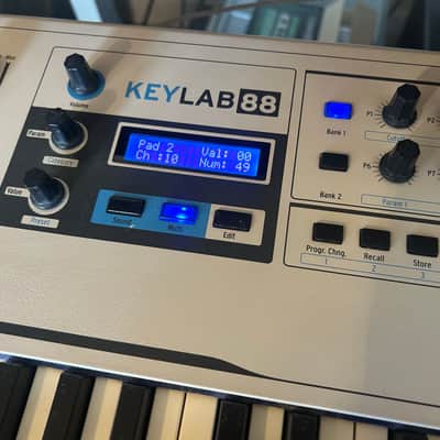 Arturia KeyLab 88 MIDI Controller MIDI Controller 2015 - 2017 - White image 3