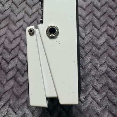 Boss TU-2 Chromatic Tuner (Dark Gray Label) 1998 - 2009 - White image 3