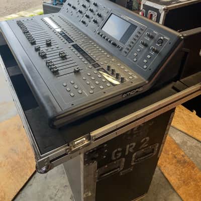 Midas M32 LIVE 40-Channel Digital Console bundle image 2