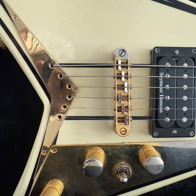Jackson Pro Series RR5 Rhoads 2003 - 2009 - Ivory with Black Pinstripes image 3