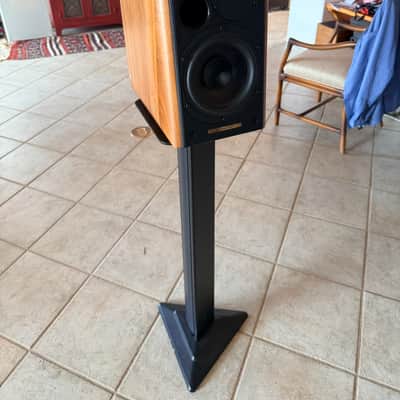 Sonus Faber Concerto (Original) — Handcrafted in Italy, Walnut/Leather, Bi-Wire Pair image 2