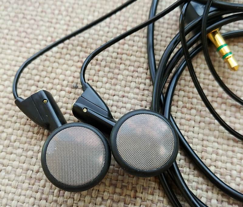 Sony MDR-E565 Dynamic Earphones | Reverb