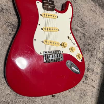 Squier Standard Stratocaster with Maple Fretboard 1996 - 2000 - Torino Red image 11