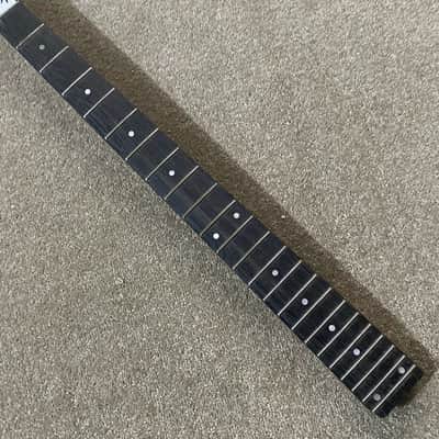 Tagima Millenium 4 String Bass Maple Neck, Rosewood 24 Frets Fingerboard image 4