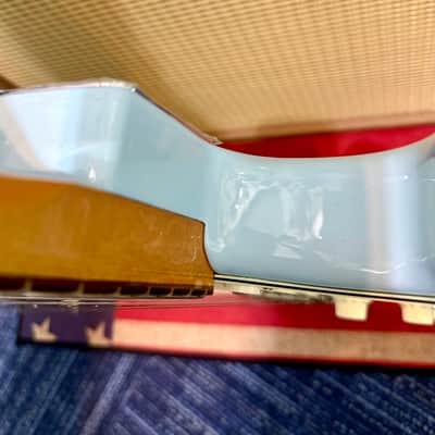 Fender Vintera III Early '60s Stratocaster, Rosewood Fingerboard, Sonic Blue 2026 image 3