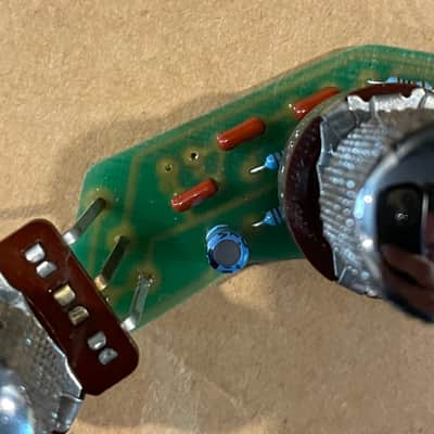 Ernie Ball Music Man Stingray 4 3EQ preamp + ceramic pickup 1998 image 6