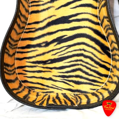 Vintage Tiger Print Plush Hardshell Case for Acoustic ¾-sized Parlor Guitar image 13