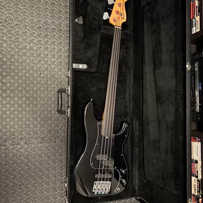 Fender Tony Franklin Artist Series Signature Fretless Precision Bass 2006 - Present - Black image 4