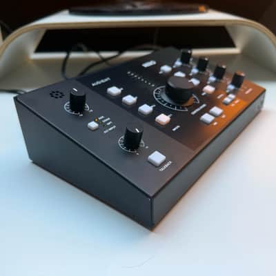 Audient Nero Desktop Monitor Controller 2019 - Black and Gray Bild 4