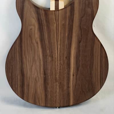 Rickenbacker 330 Walnut, Semi-Hollowbody, 21 Fret, Gotoh Tuners, w/HSC image 15
