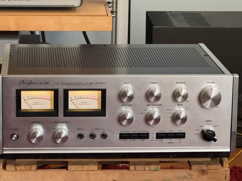 Accuphase E-202 ca. 1975 - silver image 1
