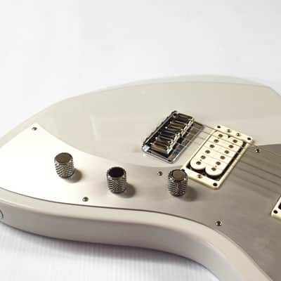 Fender American Ultra II Meteora - Avalanche image 6