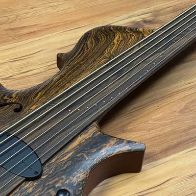 Stradi Symphony The Dorado Fretless 6 string image 10
