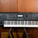 Yamaha MOX6 61-Key Semi-Weighted Music Production Synthesizer Workstation w/ gig bag power supply