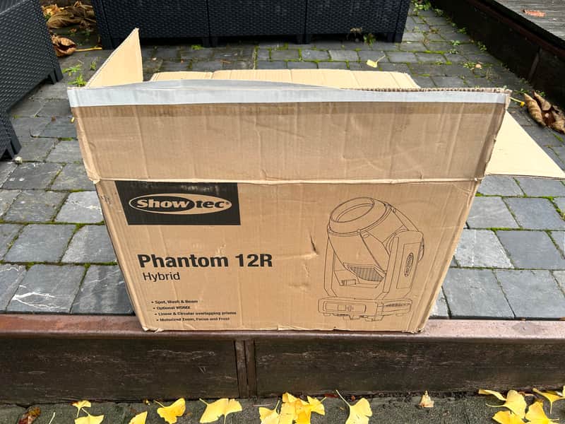 SHOWTEC Phantom Hybrid 12R 2022 - Black image 1