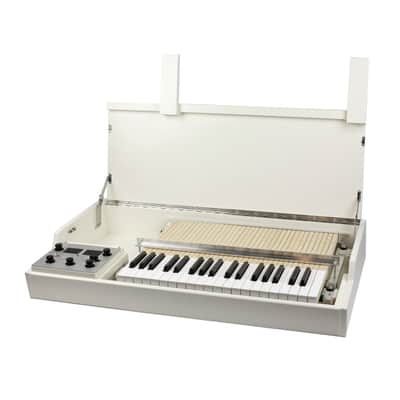 Mellotron M4000D 37-Note Digital Mellotron-Style Keyboard - White image 18