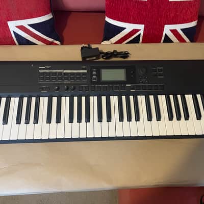 Korg i3-MB 61-Key Music Workstation 2018 - Present Matte Black