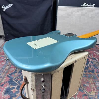 Fender Japan Exclusive Classic 60's Stratocaster Ocean Turquiose Metallic w/Tags - 2016 image 17