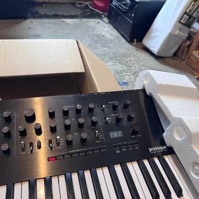 Korg Prologue 8 Polyphonic 49-Key 8-Voice Analog Synthesizer 2018 - Present - Black/Wood image 8