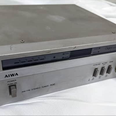 Vintage AIWA R30 AM/FM Stereo Tuner - 1980 Silver Face image 2