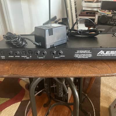 Alesis QuadraVerb 20k Bandwidth Simultaneous Digital Effects Processor w/ power supply & rack mount bolts / washers. image 5