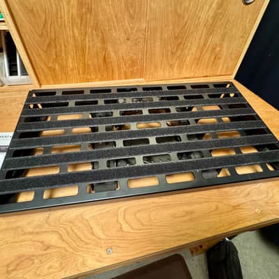 Rockboard QUAD-4.2 Pedalboard with MOD 2 Patchbay, Power Supply Tray, and Gig Bag image 1