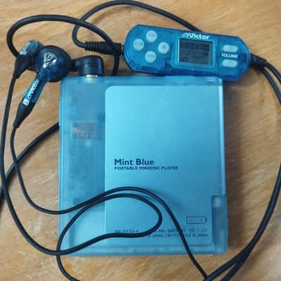 Victor XM PX 33 2000 - Victor Walkman portable mini disc player XM Px 33 working image 2