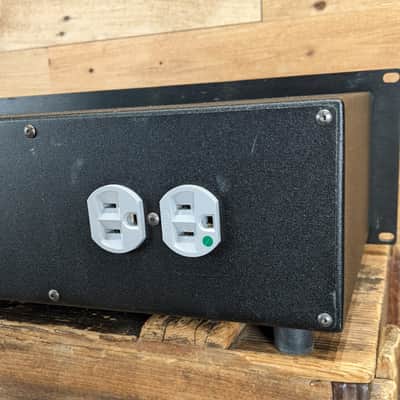 Transparent Audio PowerIsolator 4 Power Conditioner ( 2nd of two we have posted for sale ) image 7